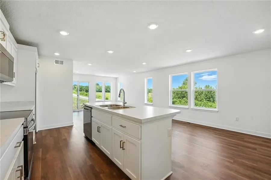 8708 SW Edgewater Drive, Blue Springs, MO 64064 - Image #3