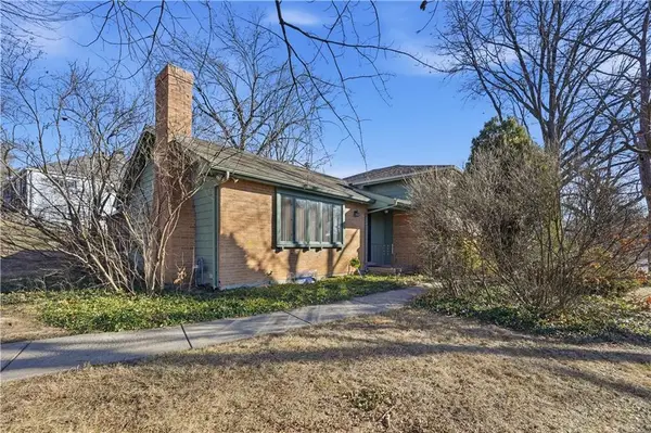 8701 Ward Parkway, Kansas City, MO 64114