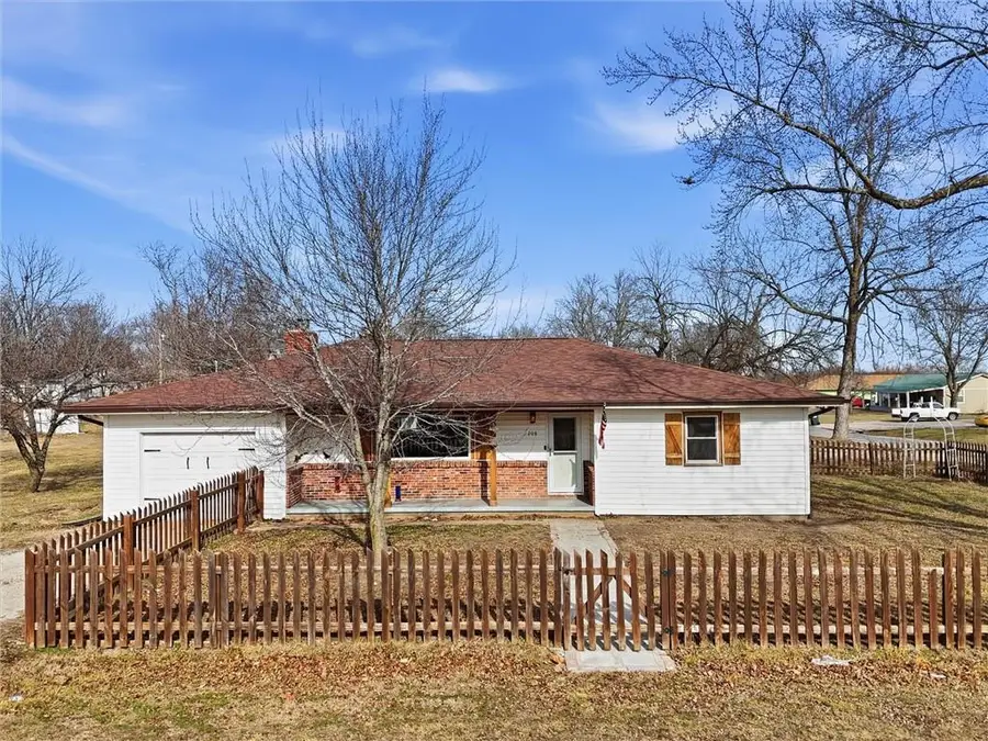 208 E Stone Avenue, Leeton, MO 64761 - Image #2