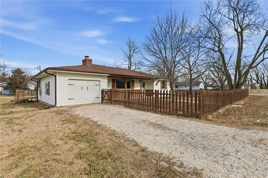 208 E Stone Avenue, Leeton, MO 64761 - Image #3