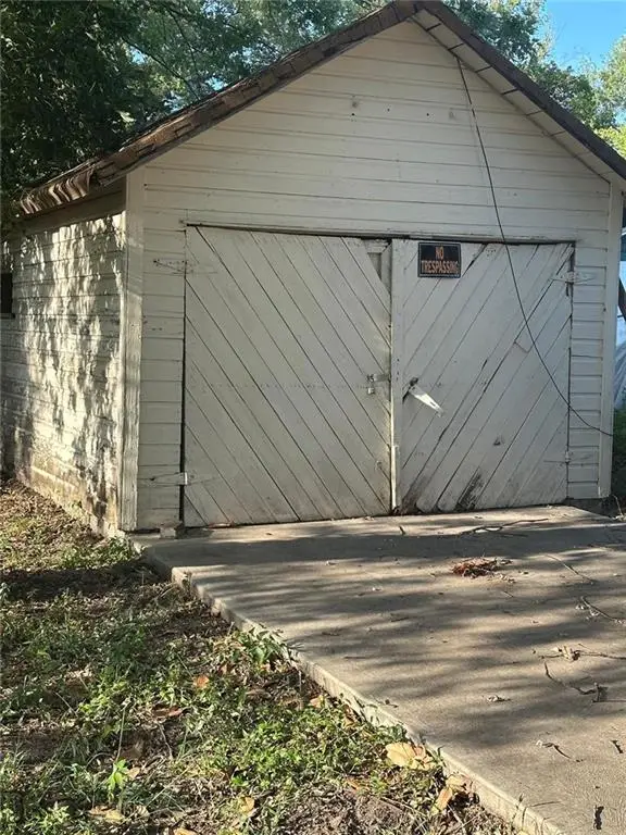 1121 W Broadway Street, Webb City, MO 64870 - Image #3