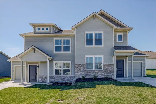 27319 Acacia Drive, Lee's Summit, MO 64086