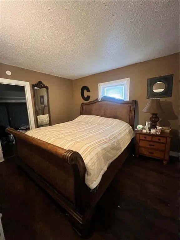 5211 Gladstone Boulevard, Kansas City, MO 64123 - Image #2