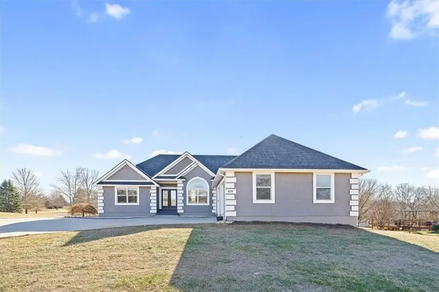 604 Canyon Drive, Pleasant Hill, MO 64080 - Image #2