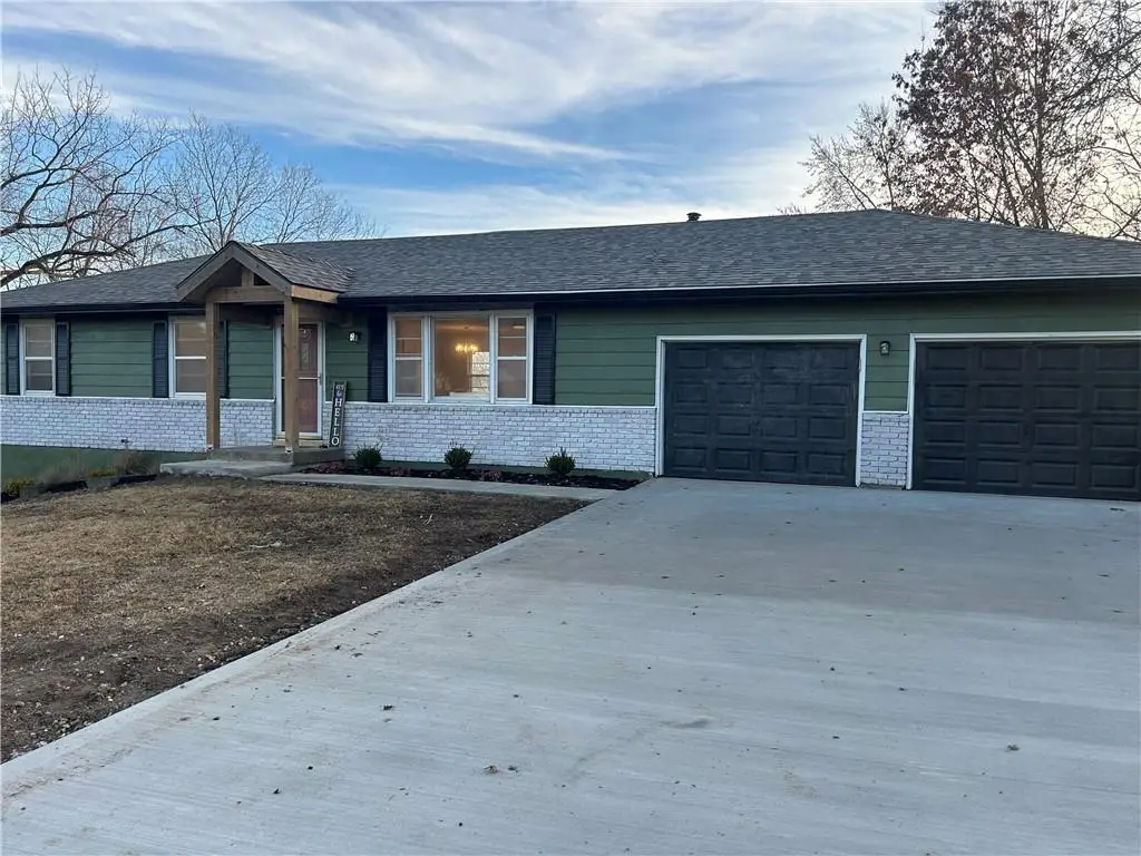 301 NW 81st Street, Kansas City, MO 64118 - Image #1