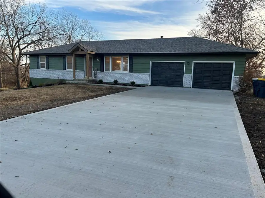 301 NW 81st Street, Kansas City, MO 64118 - Image #2