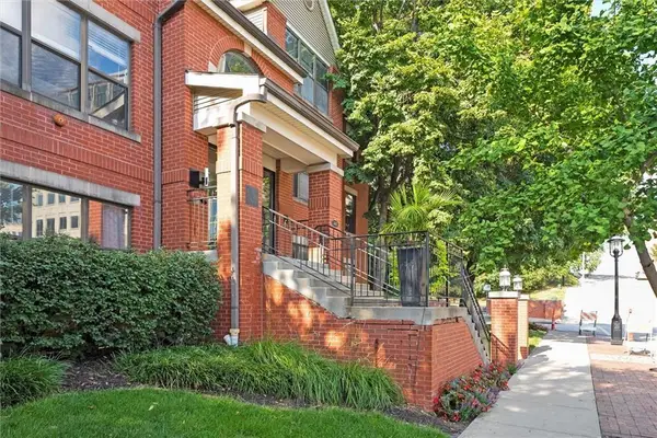 445 W 9th Street #302, Kansas City, MO 64105