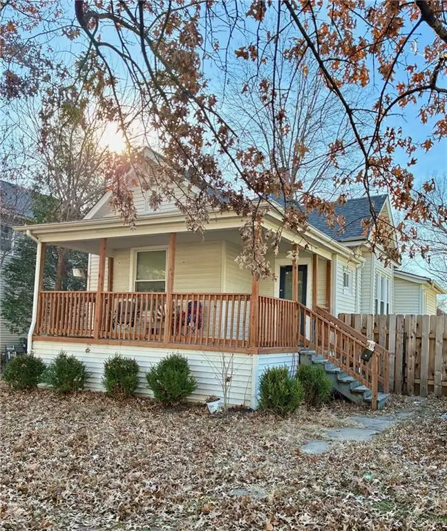 7 E Ottawa Street, Paola, KS 66071 - Image #1