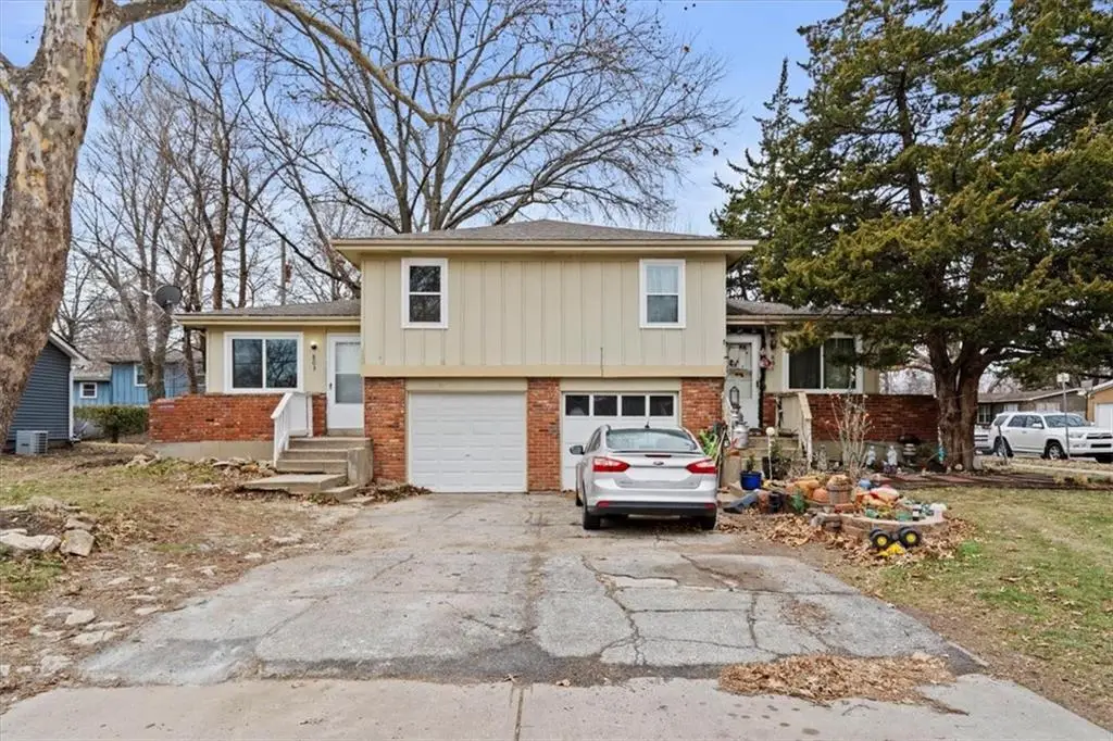 801 S Grant Street, Olathe, KS 66061 - Image #1