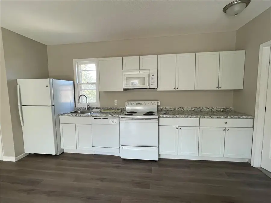 1002 N 9th Street, Saint Joseph, MO 64501 - Image #3