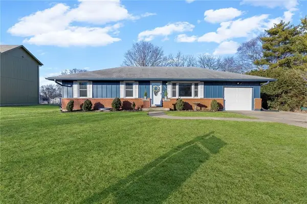 8534 Stearns Avenue, Overland Park, KS 66214