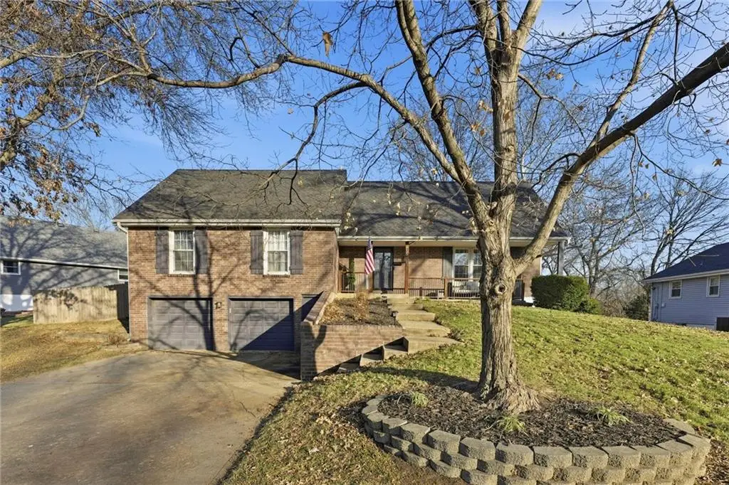 6757 N Garfield Avenue, Gladstone, MO 64118 - Image #1