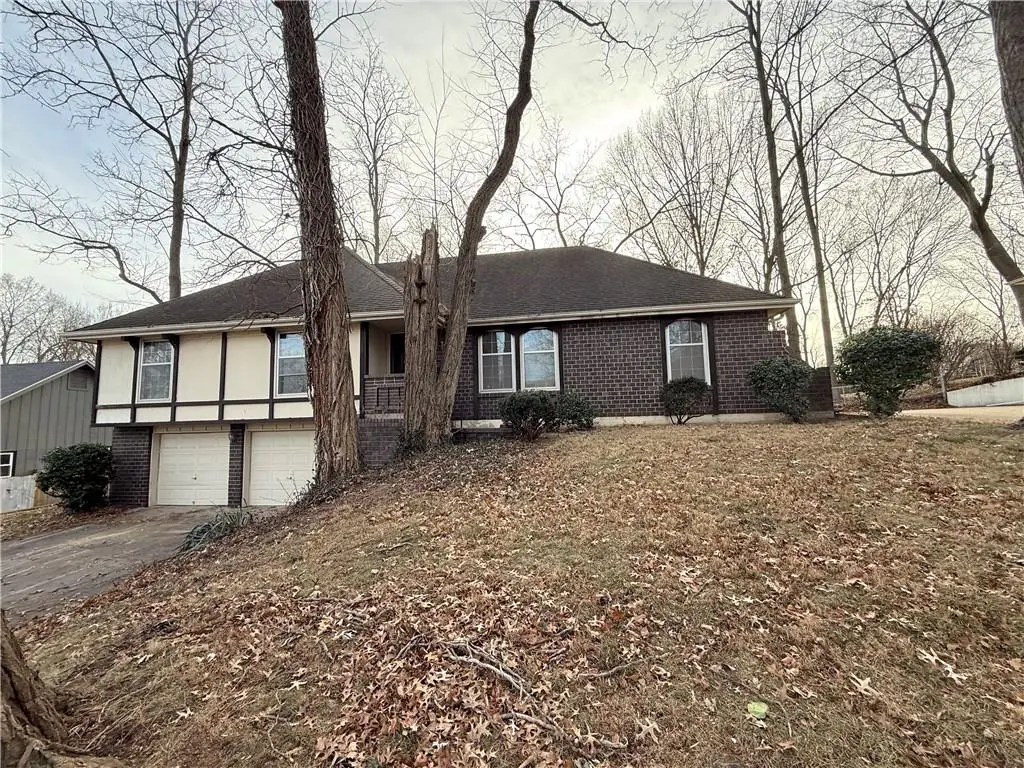 7026 Lakeshore Drive, Raytown, MO 64133 - Image #1