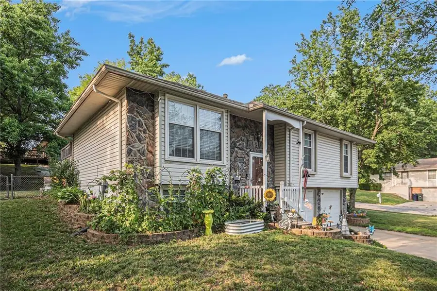 921 NE Locust Drive, Blue Springs, MO 64014 - Image #3