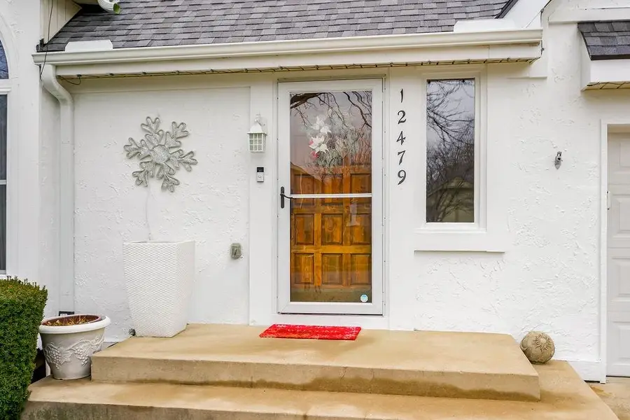 12479 S Twilight Lane, Olathe, KS 66062 - Image #2