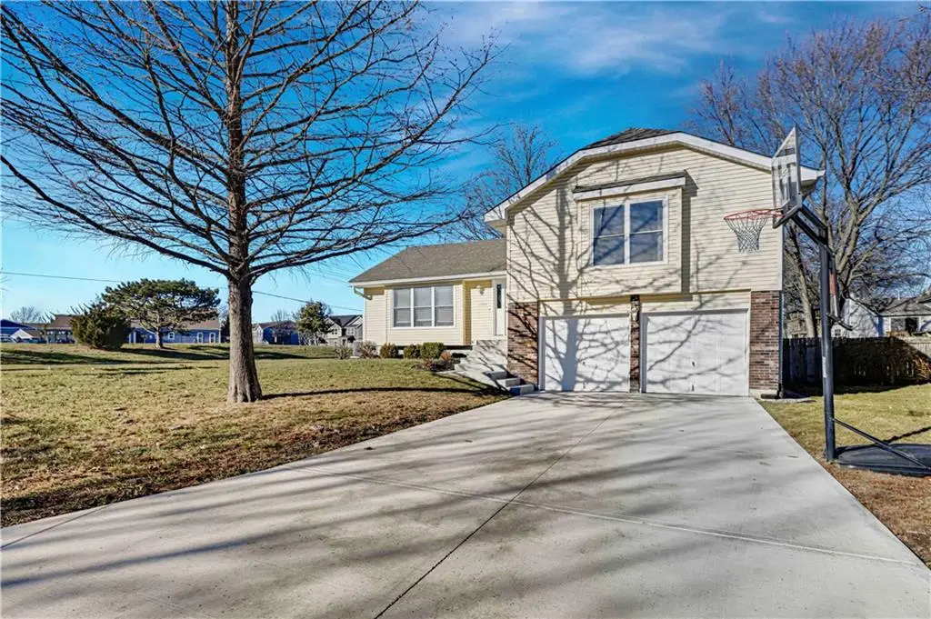 1300 E 153rd Street, Olathe, KS 66062 - Image #1