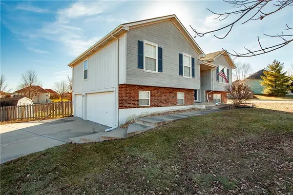 521 SW Lakeview Drive, Grain Valley, MO 64029