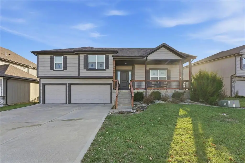 606 SE Colonial Drive, Blue Springs, MO 64014 - Image #1