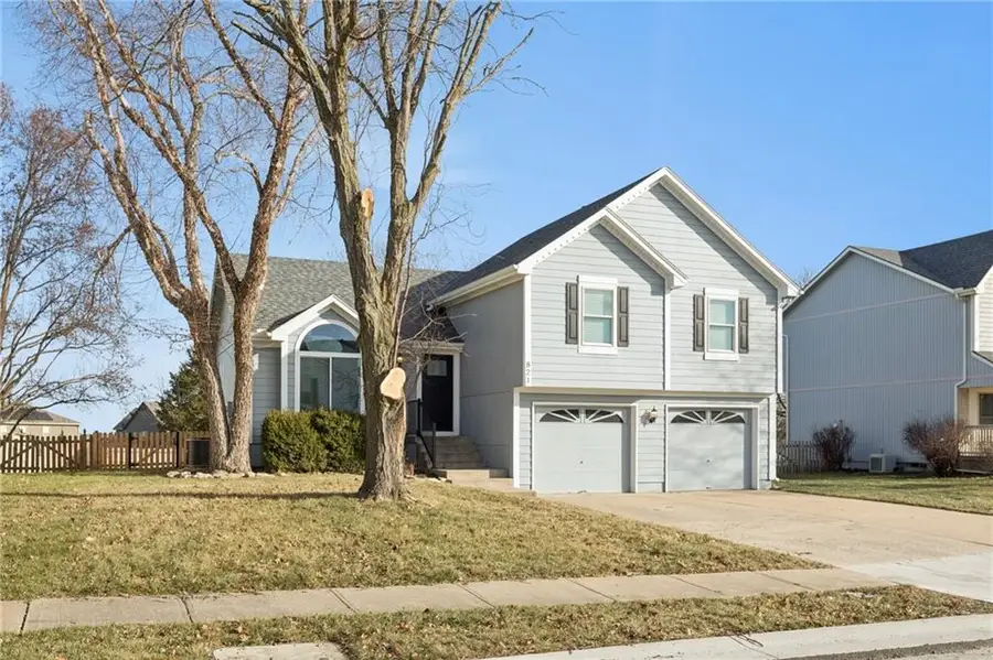 821 NE Colleen Drive, Lees Summit, MO 64086 - Image #2