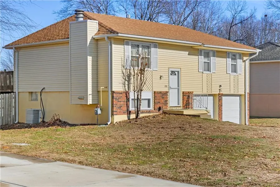 208 Manor Lane, Buckner, MO 64016 - Image #3