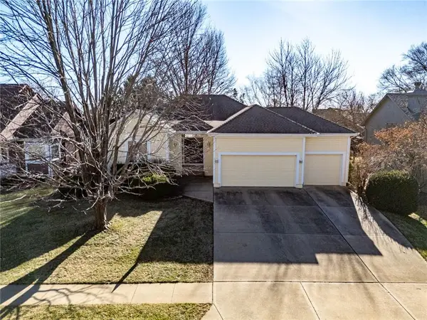 8431 W 156th Terrace, Overland Park, KS 66223