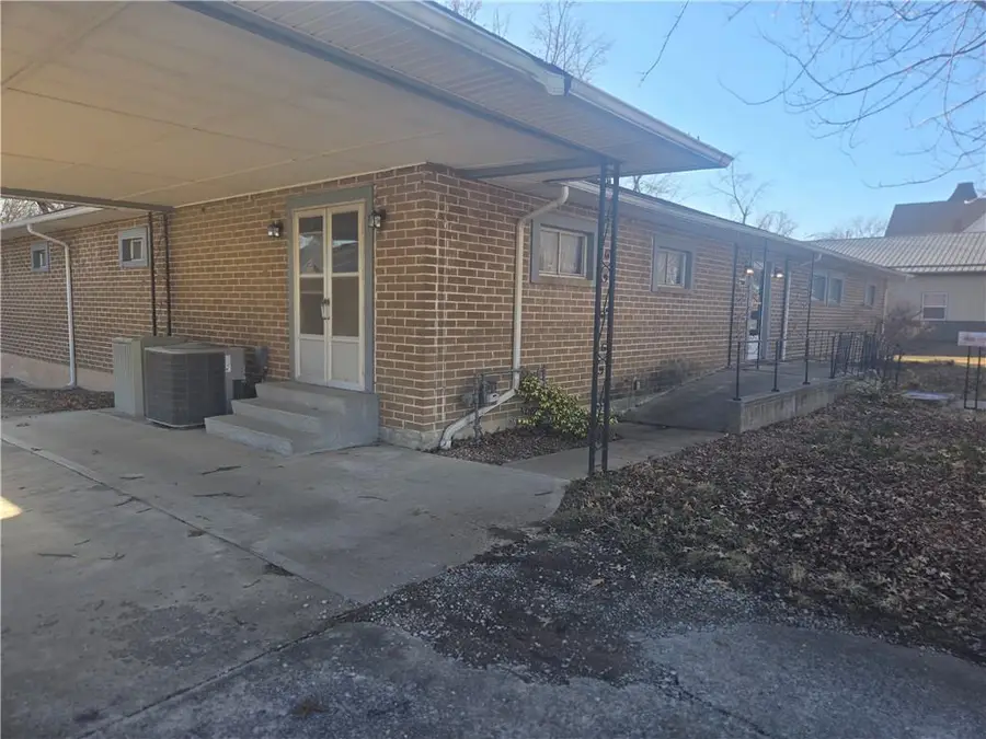 200 Ruby Street, Sweet Springs, MO 65351 - Image #2