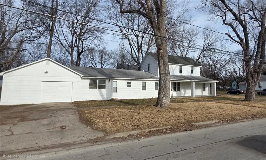 400 Parker Avenue, Osawatomie, KS 66064 - #1