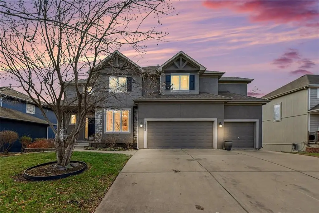 16508 S Marais Drive, Olathe, KS 66062 - Image #1
