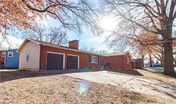 400 Hillcrest Drive, Warrensburg, MO 64093