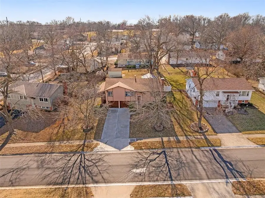 1709 NE 67th Place, Gladstone, MO 64118 - Image #2