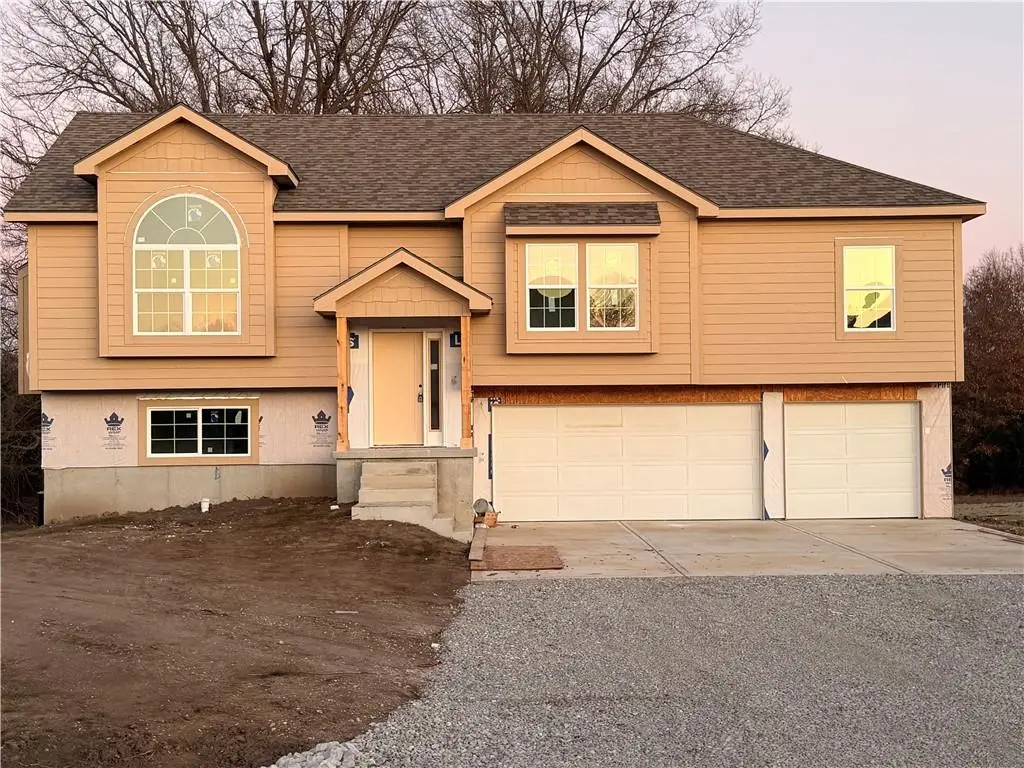 319 NE 51 Road, Warrensburg, MO 64093 - Image #1