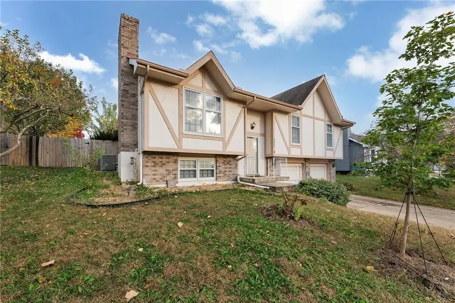 6807 T Gabbert Drive, Pleasant Valley, MO 64068 - Image #3