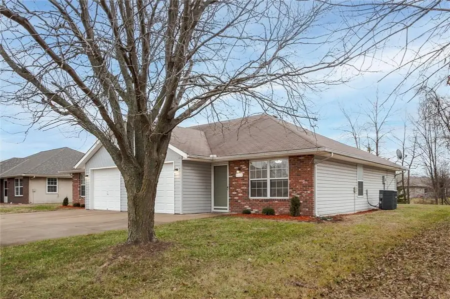1123 SW Ephraim Drive, Grain Valley, MO 64029 - Image #2
