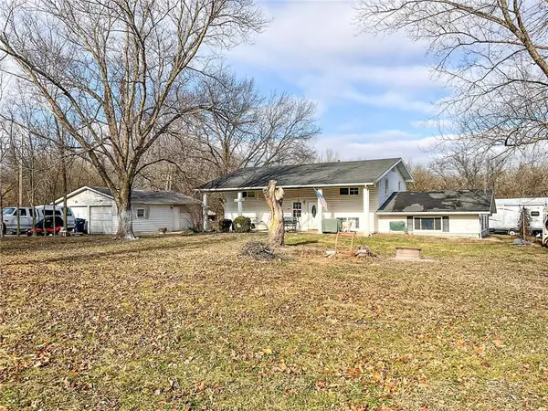1741 Mc Vey Road, Sedalia, MO 65301
