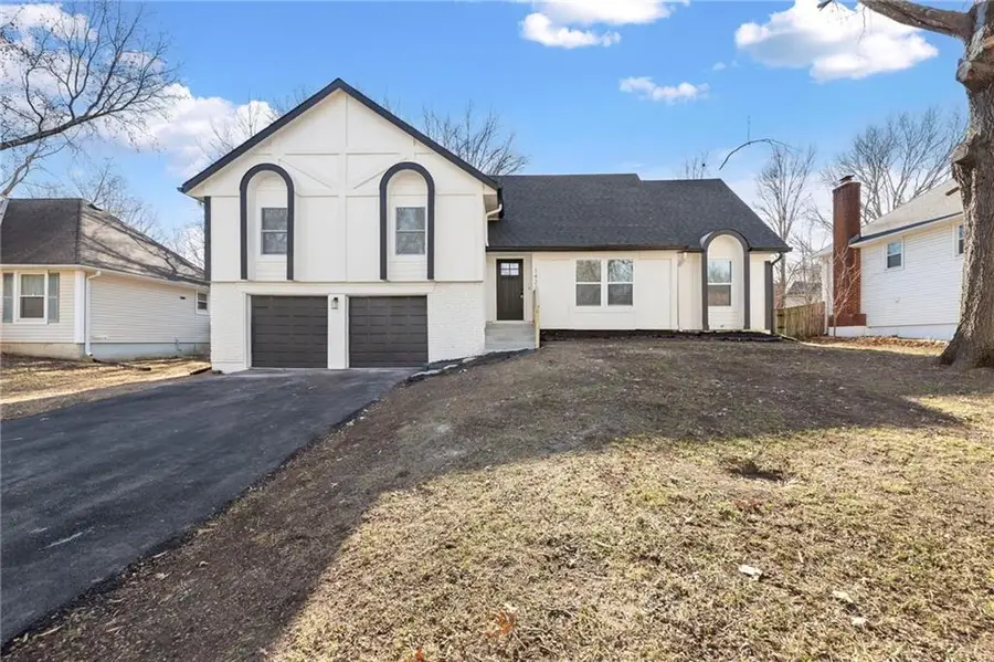 1421 E Stagecoach Drive, Olathe, KS 66062 - Image #2