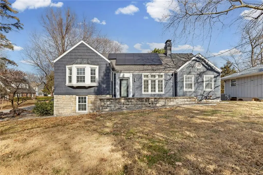 102 NE Briarcliff Road, Kansas City, MO 64116 - Image #1