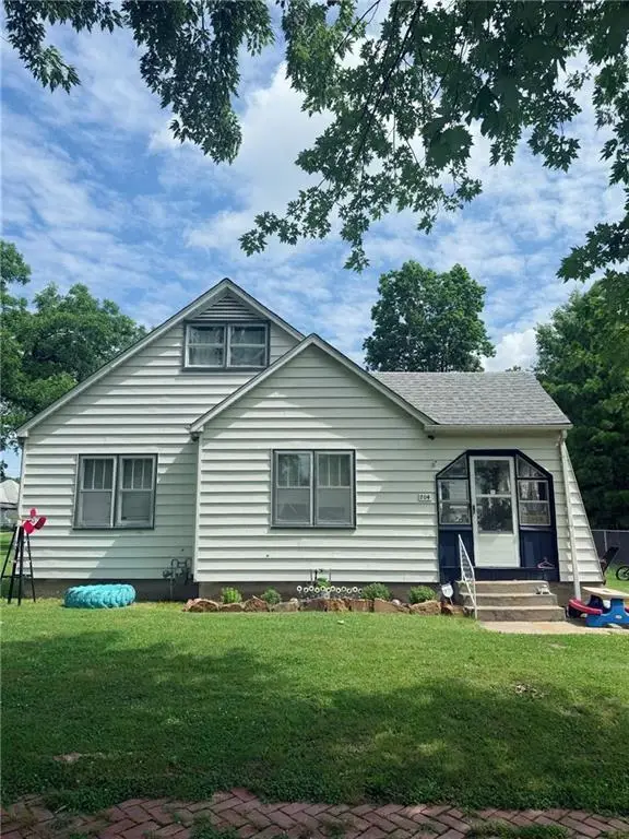 704 W 2nd Street, Coffeyville, KS 67337 - Image #1