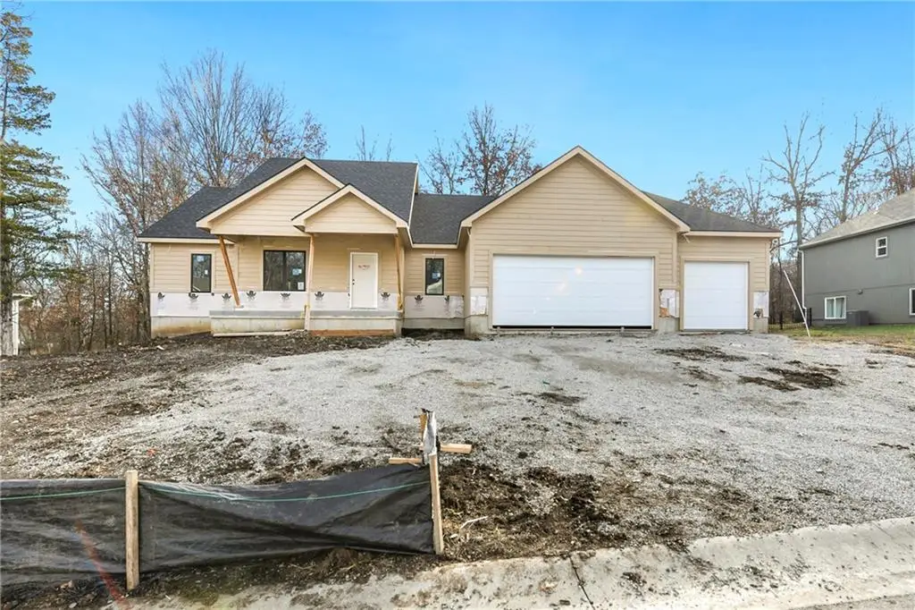 305 SW 17th Street, Oak Grove, MO 64075 - Image #1