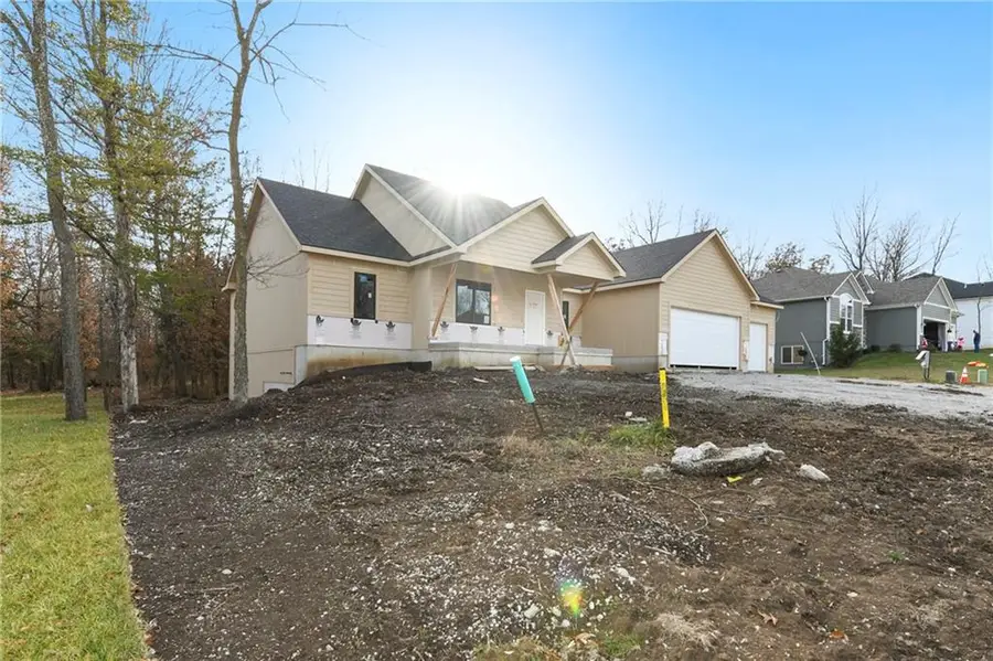 305 SW 17th Street, Oak Grove, MO 64075 - Image #2