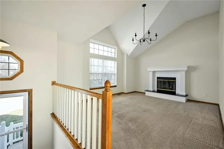 109 E Heritage Drive, Raymore, MO 64083 - Image #3