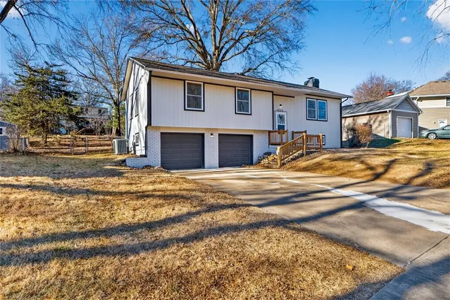 9234 Woodson Drive, Overland Park, KS 66207 - Image #2