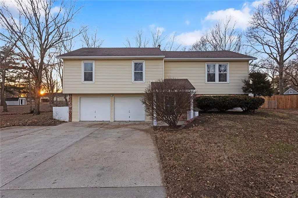 308 17th Avenue N, Greenwood, MO 64034 - Image #1