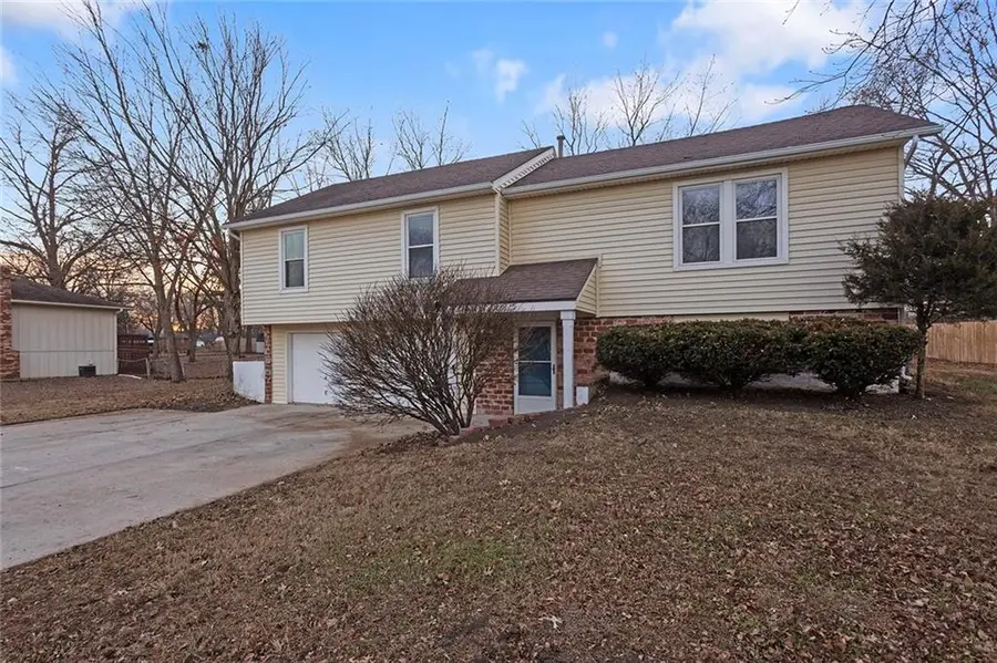 308 17th Avenue N, Greenwood, MO 64034 - Image #2