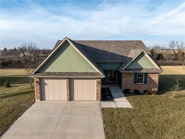 21648 W Limestone Ridge W, Paola, KS 66071