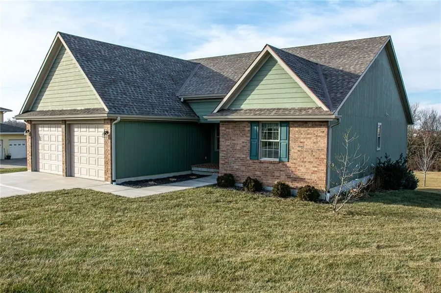 21648 W Limestone Ridge W, Paola, KS 66071 - Image #3