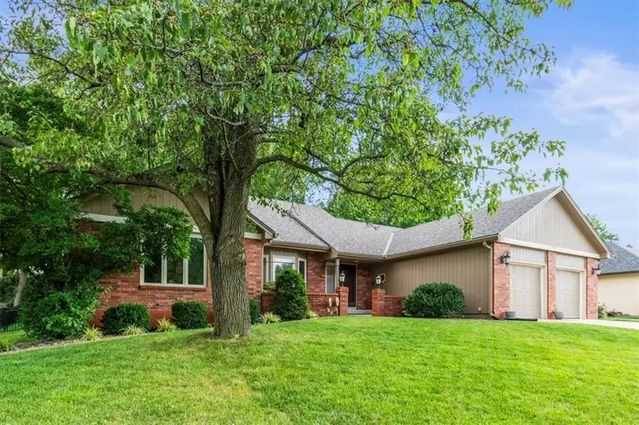 2536 NW Bent Tree Circle, Lees Summit, MO 64081 - Image #2