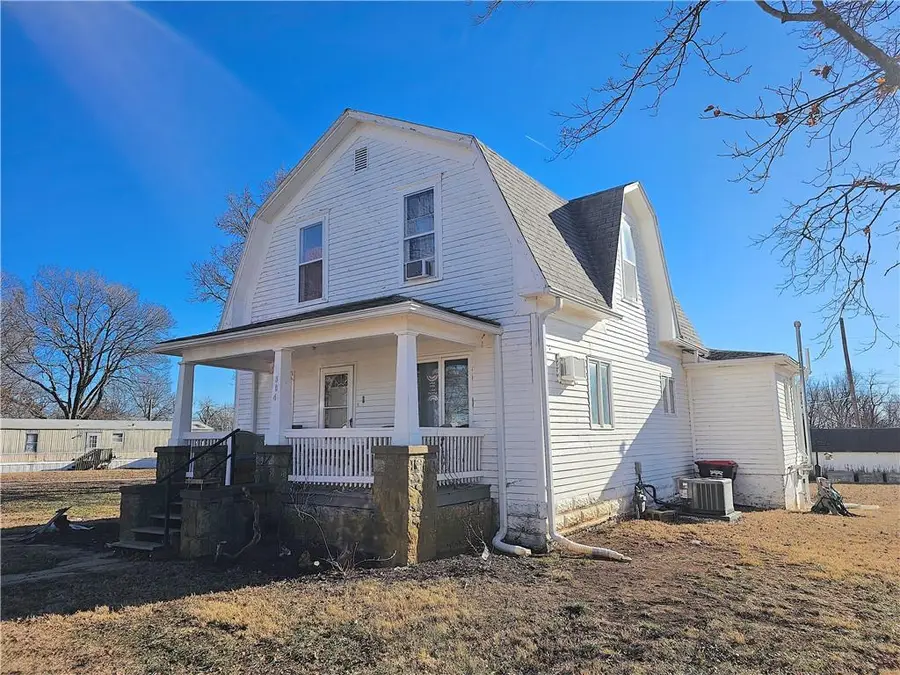 304 W 13th Avenue, Garnett, KS 66032 - Image #2