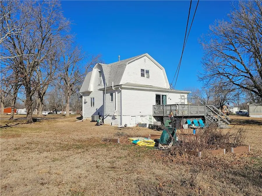 304 W 13th Avenue, Garnett, KS 66032 - Image #3