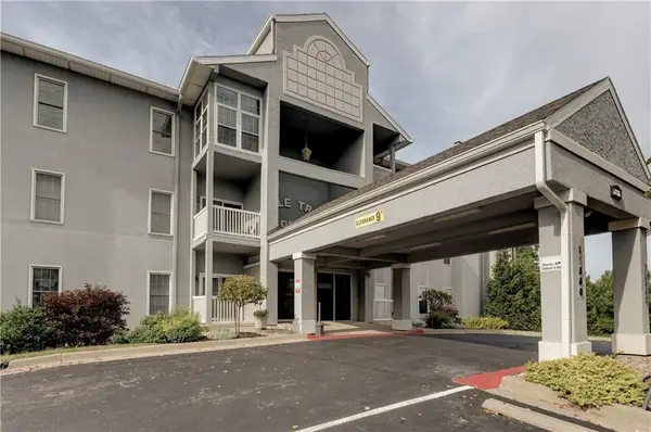 17800 E Bolger Road #147, Independence, MO 64055