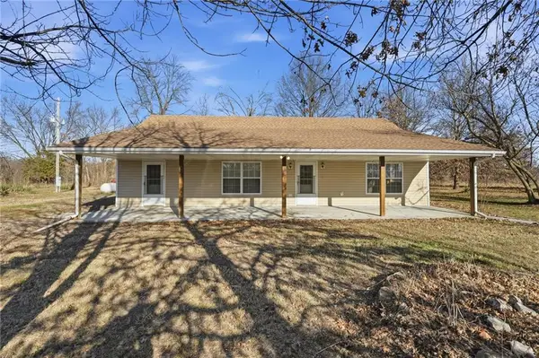 29506 S Morrow Road, Garden City, MO 64747